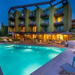 Hotel Seventh